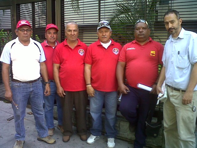 Miembros del Frente de Transportistas en la Caravana del GPP en apoyo a Chávez