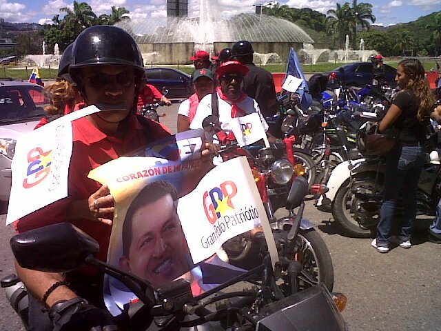 Motorizados participaron en la Caravana del GPP en apoyo a Chávez