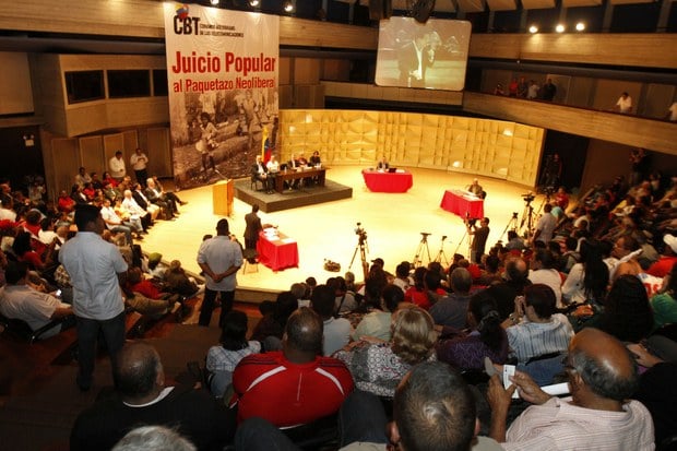 Vista parcial de la escena del Juicio Popular a los "Lineamientos de Gobierno de la MUD" y de Capriles Radonski