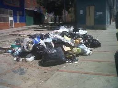 Basura acumulada en las calles de Mérida