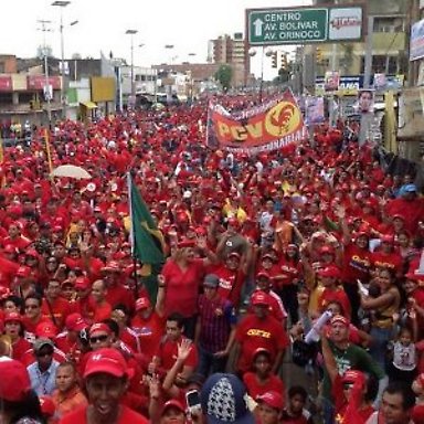 El pueblo de Maturín en las calles esperando a Chávez