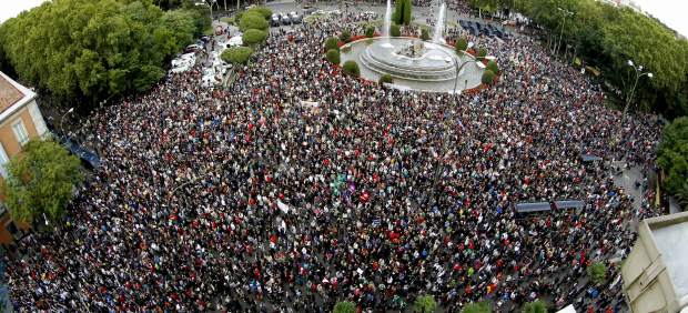 Multitudinaria concentración en Madrid pidiendo la dimisión del gobierno