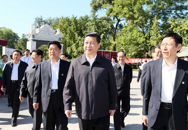 El Vicepresidente chino Xi Jinping, es visto hoy en la Universidad de la Agricultura en Beijing