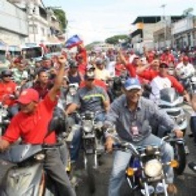 Motorizados con Chávez