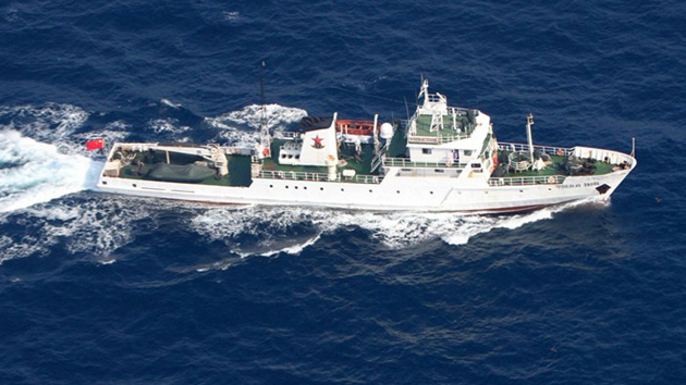 Al menos una decena de barcos patrulleros chinos se aproxima a las islas cuya soberanía se disputan China y Japón