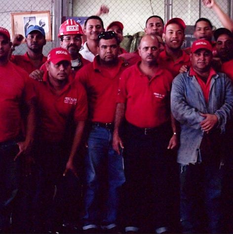 integrantes del sindicato de la empresa Bi nacional Pescalba