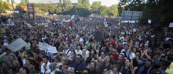 Multitudinaria protesta en Lisboa por el paquetazo neoliberal