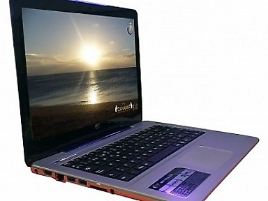 VIT presentó su nuevo equipo portátil Ultrabook