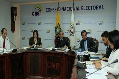 El pleno del CNE emitió un informe sobre la legalización de partidos.