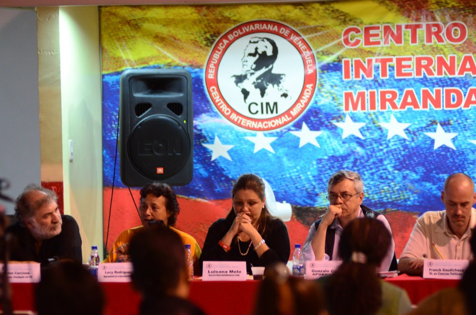 Cinco expositores de Latinoamérica y Europa analizaron la crisis europea en el CIM