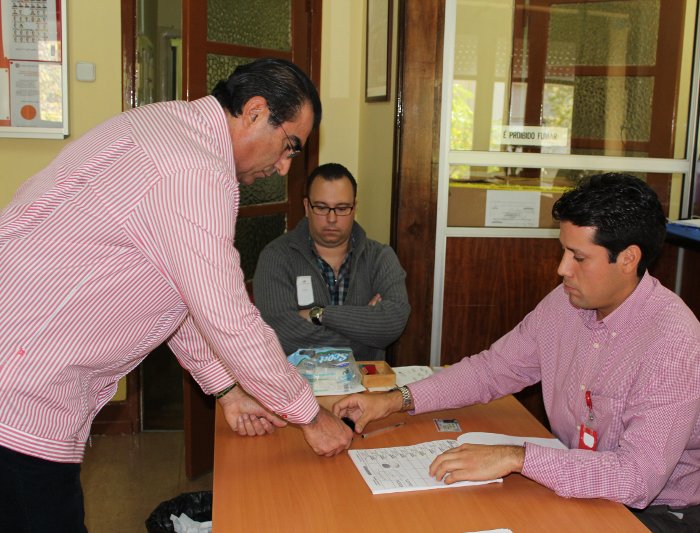 Embajador Lucas Rincón ejerció su derecho al voto en Portugal