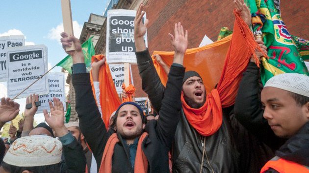 Musulmanes protestaron frente a Google en Londres