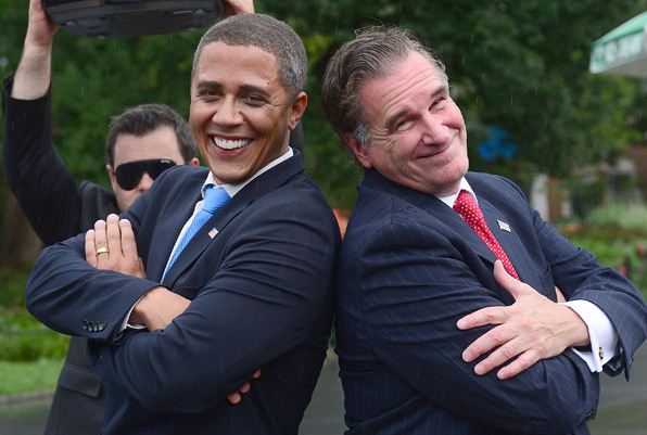 Foto de referencia estos son Imitadores de Obama y Romney