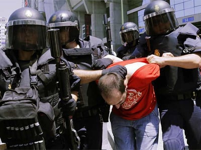 La Policía detiene a uno de los manifestantes en la protesta de los mineros en Madrid el pasado mayo