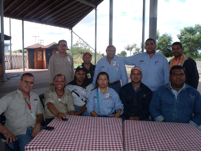 Trabajadores del sector aluminio que aoyan a Manuel Arciniega en Bolívar