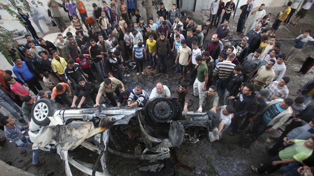 Auto bombardeado por Israel en la franja de Gaza