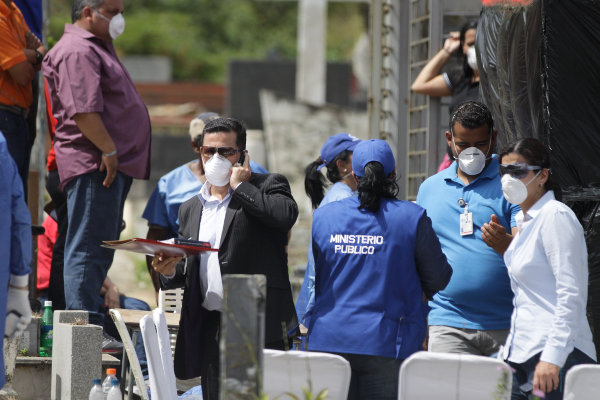 Los restos del luchador revolucionario Fabricio Ojeda fueron exhumados este jueves en Caracas