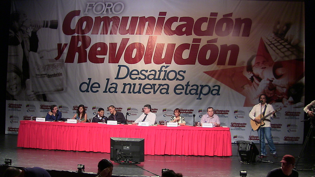 Foro Comunicación y Revolución. Desafíos de la nueva etapa