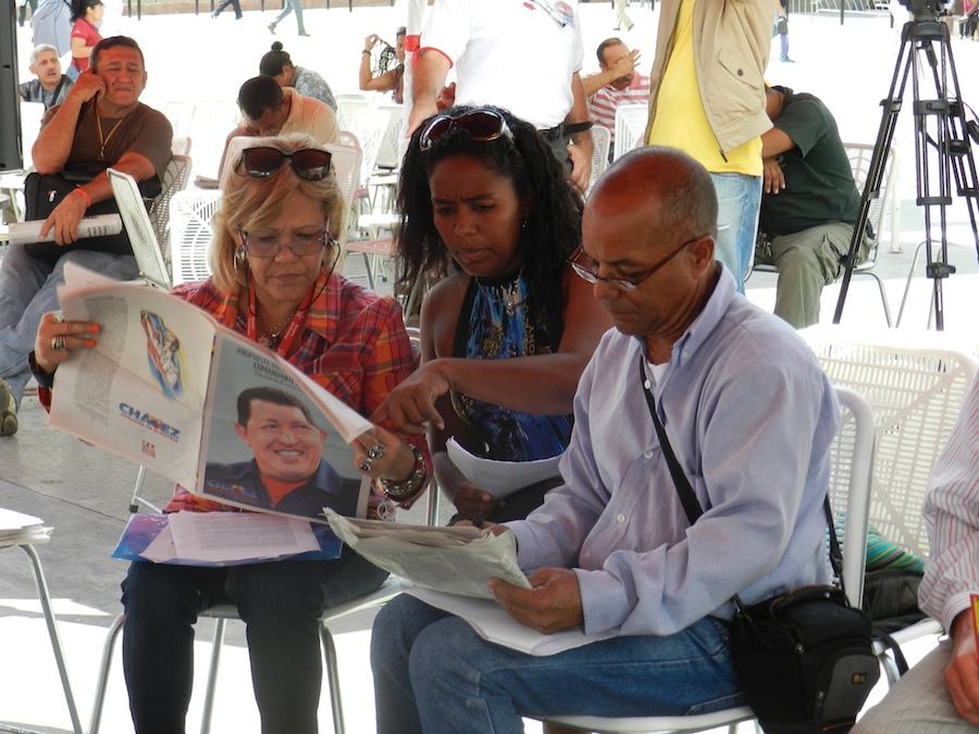 Medios comunitarios y alternativos presentes en la Ciudad del Debate en Caracas