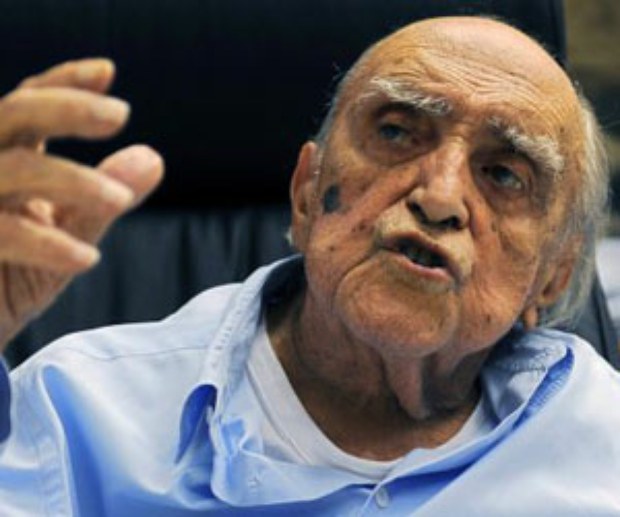 Niemeyer, quien cumplirá 105 años el 15 de diciembre, está fuera de peligro, pero seguirá ingresado en la Unidad Intermedia del hospital El Samaritano, donde se encuentra desde el 2 de noviembre