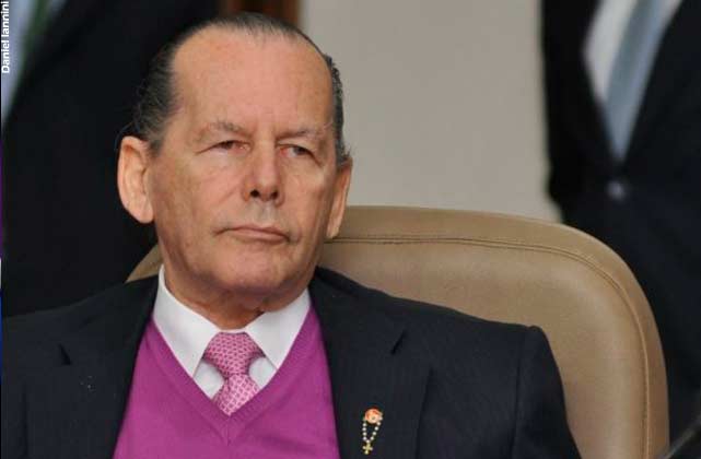 el senador homofóbico colombiano Roberto Gerlein