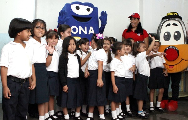 La ONA visitó miles de escuelas del país