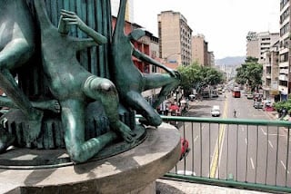 Monumento a las víctimas de la Masacre de Puente Llaguno y la Av. Baralt ocurrida durante el cruento golpe de Estado impulsado por la derecha venezolana contra el gobierno constitucional de Hugo Chávez y la revolución bolivariana, en Abril de 2002