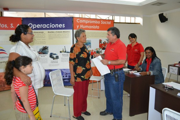 320 personas recibieron sus cheques / Simultáneamente, 177 personas en la Capitanía de Puerto de Carúpano y 431 en Capitanía de Puerto de Cumaná, en el estado Sucre, recibieron el beneficio