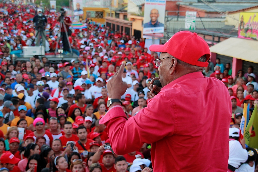 Candidato de Hugo Chávez en Anzoátegui,  invitó a reactivar los puntos rojos y mostrar el tarjetón electoral