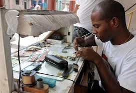 Incorporación de cubanos a nuevos puestos de trabajo