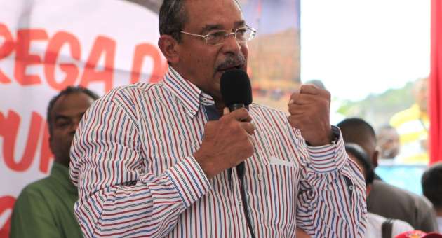 García Carneiro repite como gobernador en Vargas