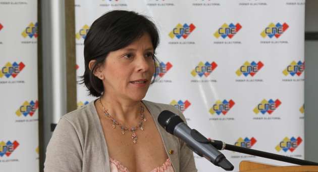 La rectora del Consejo Nacional Electoral Sandra Oblitas