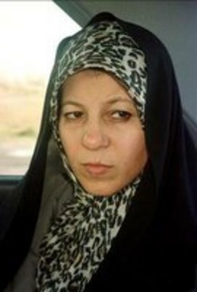 Faezeh Hashemi fue detenida el sábado para purgar una pena de seis meses por promover propaganda contra el régimen