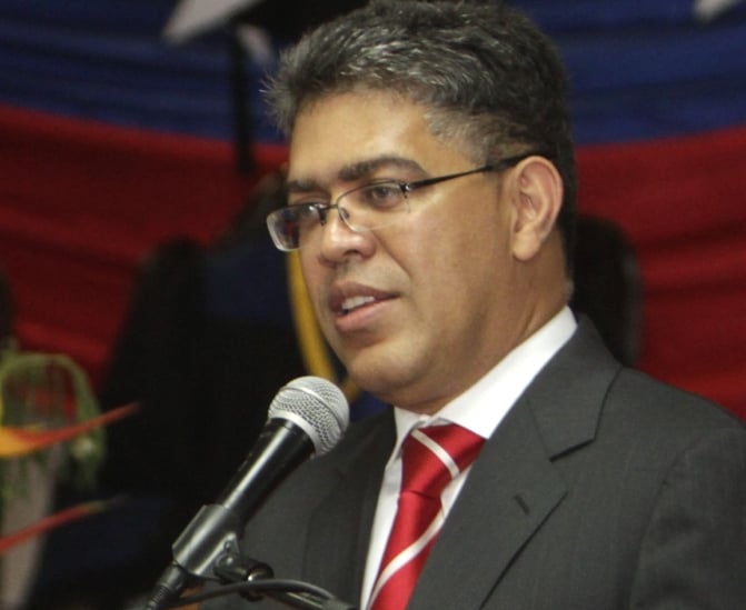 El candidato a la Gobernación de Miranda,Elías Jaua