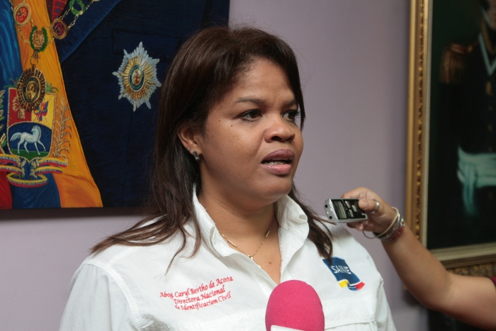 La directora nacional de Identificación Civil del SAIME, Caryl Bertho