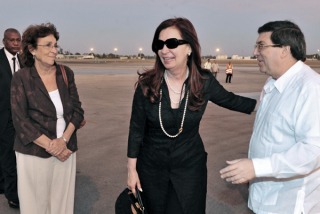 Cristina Fernandez a su llegada a Cuba