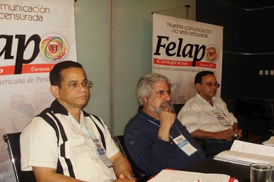 Presidente de la Felap, Juan Carlos Camaño (centro)