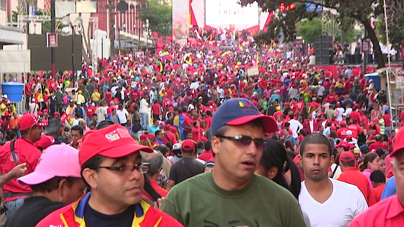 Ríos  de personas apoyan al Presidente y al proceso revolucionario