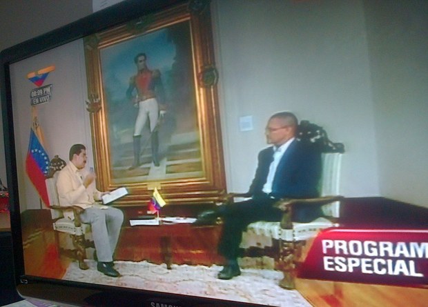 El Vicepresidente Nicolás Maduro entrevistado por el ministro Ernesto Villegas