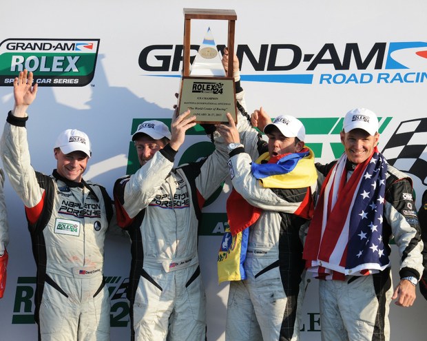 Nelson Canache ganó con diez vueltas de ventaja la edición 51 de las 24 horas de Daytona en la categoría GX.