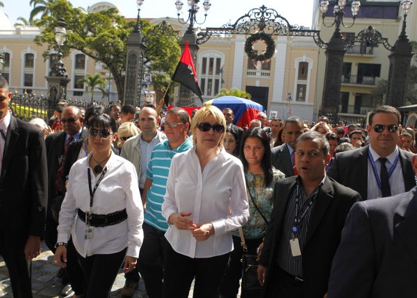 La Fiscal General acompañó a familiares y amigos en el traslado de los restos de dirigente estudiantil Noel Rodríguez hasta la AN