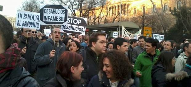 Manifestantes en Madrid "Por el derecho a la vivienda y contra el genocidio financiero”