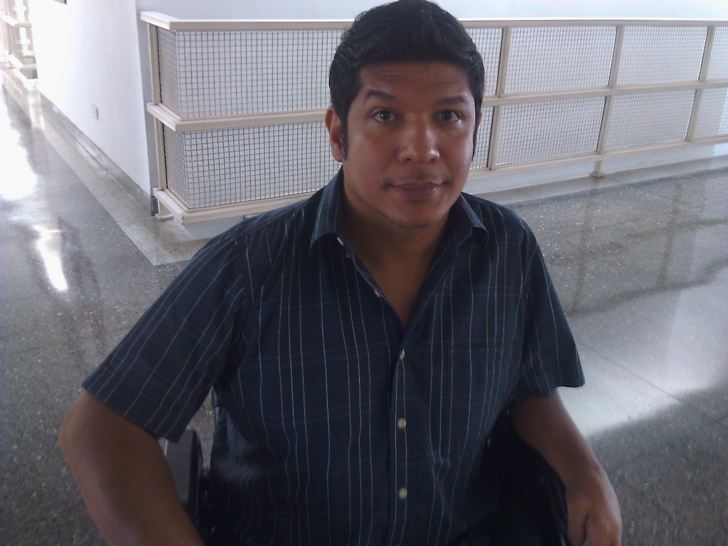 Juan Carlos Mora conductor del programa "Salud y accesibilidad"