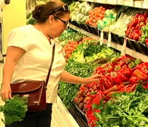 Supermercados argentinos congelan precios de los productos por dos meses