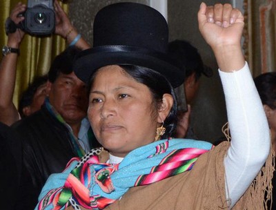 Rusena Maribel Santamaría Mamani, de la etnia aimara,fue juramentada este viernes como la nueva embajadora de Bolivia en Ecuador
