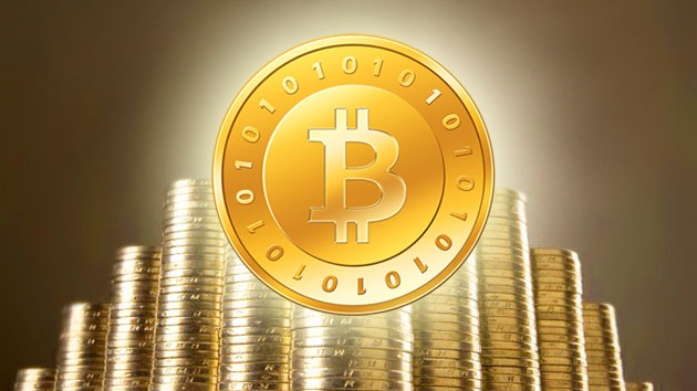 La historia de la divisa digital Bitcoin marcó esta semana un nuevo hito  Texto completo en: http://actualidad.rt.com/economia/view/90502-divisa-digital-bitcoin-fracaso-euro-dolares