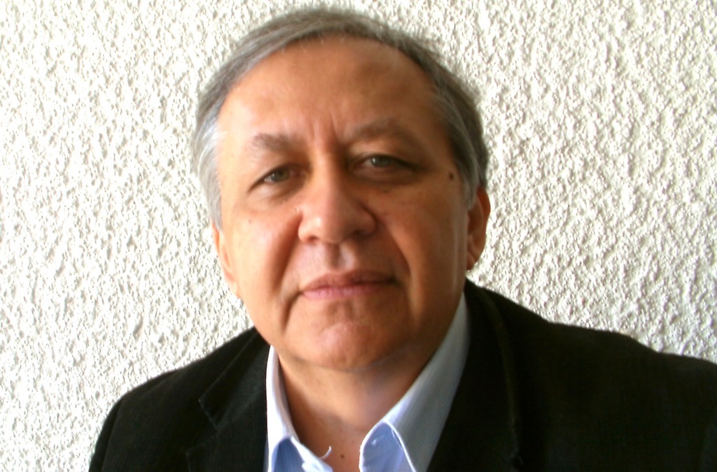 Profesor ALEXANDER LUZARDO