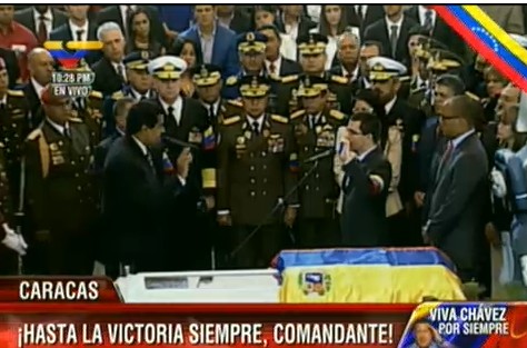 Presidente (E), Nicolás Maduro, juramenta al nuevo Vicepresidente, Jorge Arreaza, frente a los restos físicos del Presidente Chávez