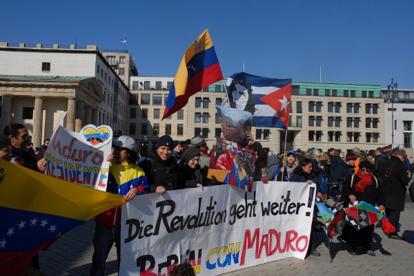 Jóvenes de varios países se congregaron en Alemania para homenajear al Comandante Chávez
