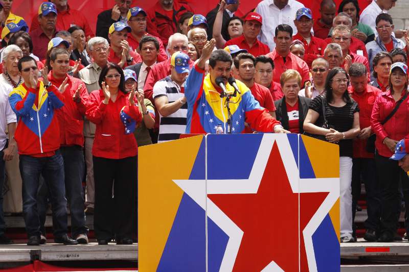 Nicolás Maduro inscribió su candidatura a las elecciones presidenciales y nombró su comando de campaña